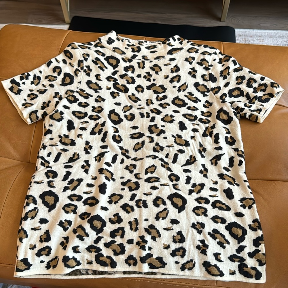 Leopard short sleeved sweater